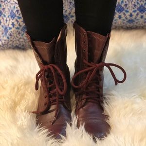 Steve Madden: 7.5 Troopa wine leather combat boots
